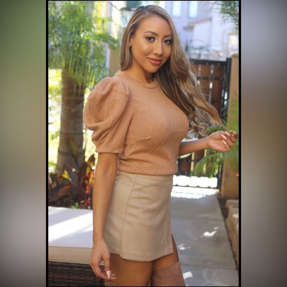 Stylish Tan Puff Sleeve Top - Picture 3 of 4